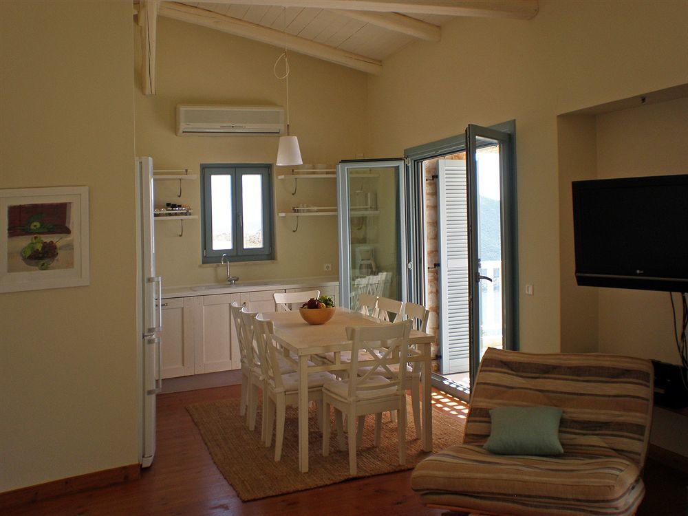 Urania Luxury Villas Pondi Esterno foto