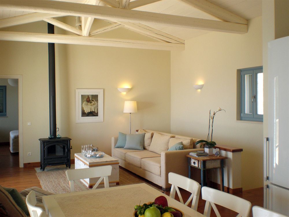 Urania Luxury Villas Pondi Esterno foto